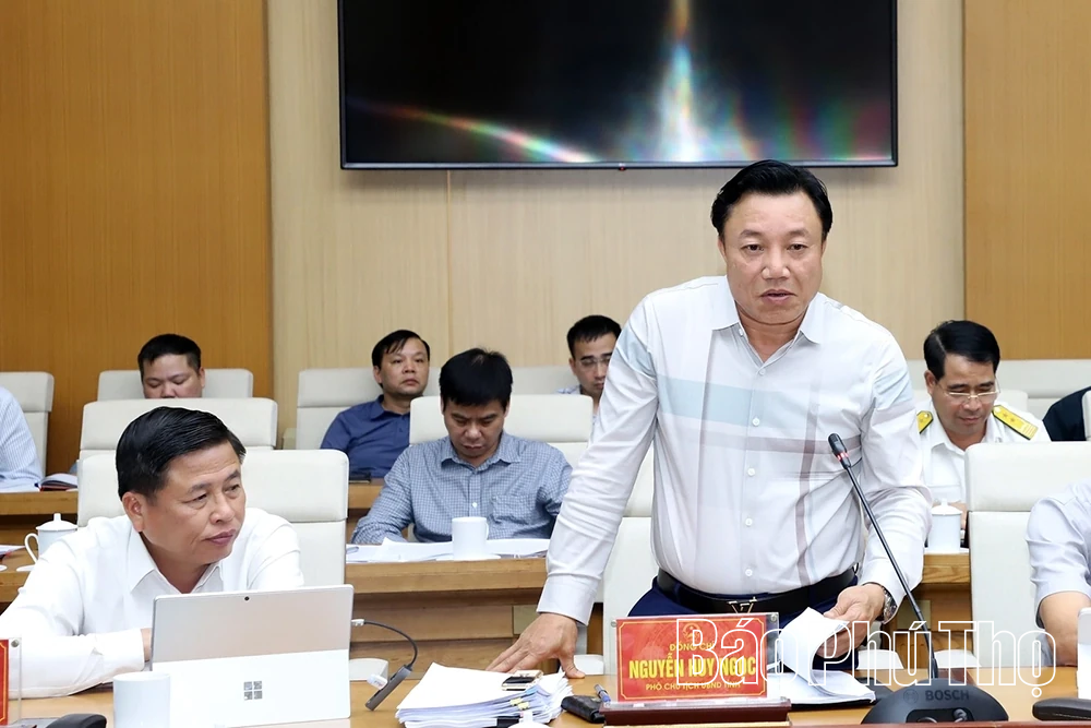 UBND tỉnh họp chuyên đề lĩnh vực tài chính - ngân sách