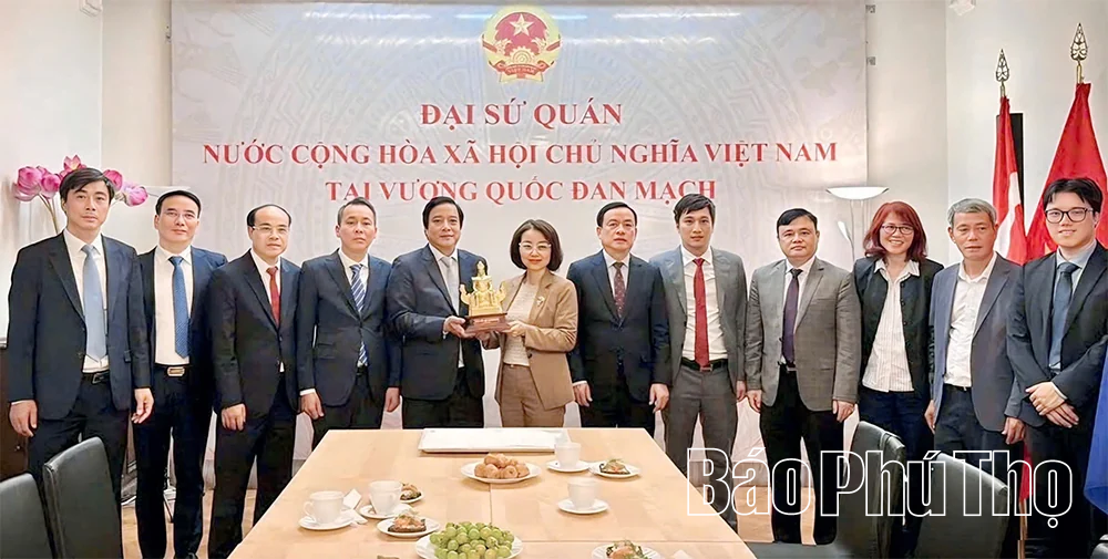 Tăng cường phối hợp với các Đại sứ quán Việt Nam tại Nga, Na Uy và Đan Mạch, đẩy mạnh thu hút đầu tư vào tỉnh Phú Thọ