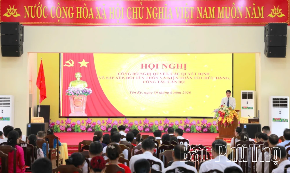 Yên Kỳ công bố quyết định sắp xếp, đổi tên thôn và kiện toàn cán bộ