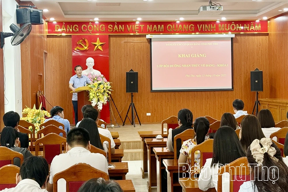 Khai giảng lớp bồi dưỡng nhận thức về Đảng khoá I, năm 2025