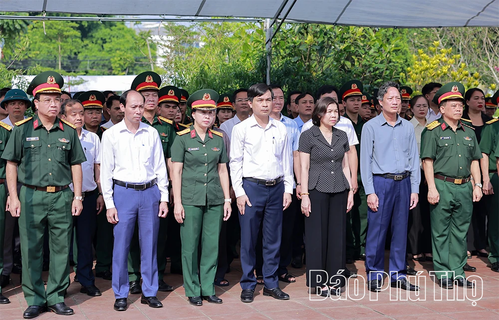 Dâng hương tưởng niệm các Anh hùng liệt sĩ và triển khai lấy mẫu hài cốt liệt sĩ chưa xác định được thông tin