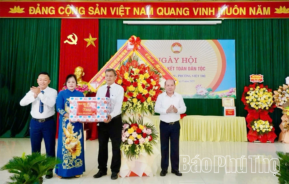 Phó Thủ tướng Bùi Thanh Sơn dự Ngày hội Đại đoàn kết toàn dân tộc tại phường Việt Trì