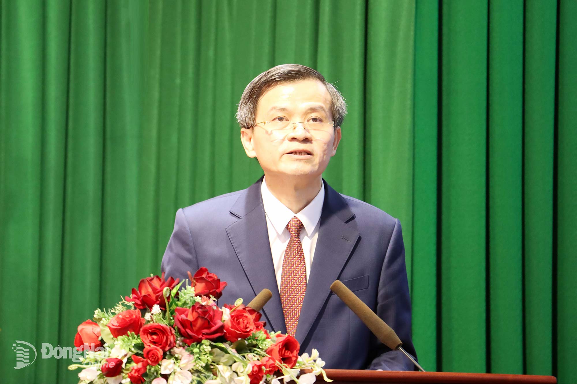 PGS.TS Đoàn Minh Huấn, Ủy viên Trung ương Đảng, Phó Giám đốc Thường trực Học viện Chính trị Quốc gia Hồ Chí Minh phát biểu giao nhiệm vụ. Ảnh: Đặng Hùng