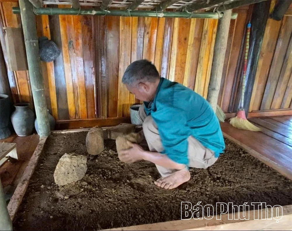 Thiêng liêng phong tục đắp bếp của người Mường