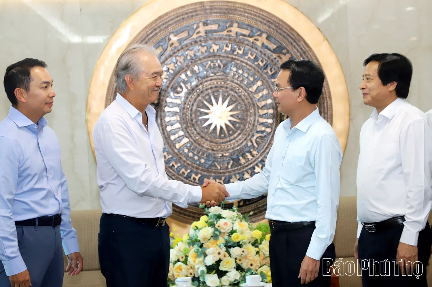 Bí thư Tỉnh ủy Đặng Xuân Phong tiếp Chủ tịch Tập đoàn YCH Singapore