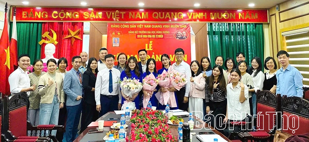Năm 2025, to&agrave;n tỉnh kết nạp 3.262 đảng vi&ecirc;n mới