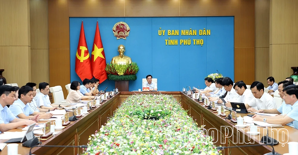 Khẩn trương hoàn thiện, nâng cao chất lượng các nội dung trình HĐND tỉnh tại Kỳ họp thường lệ giữa năm
