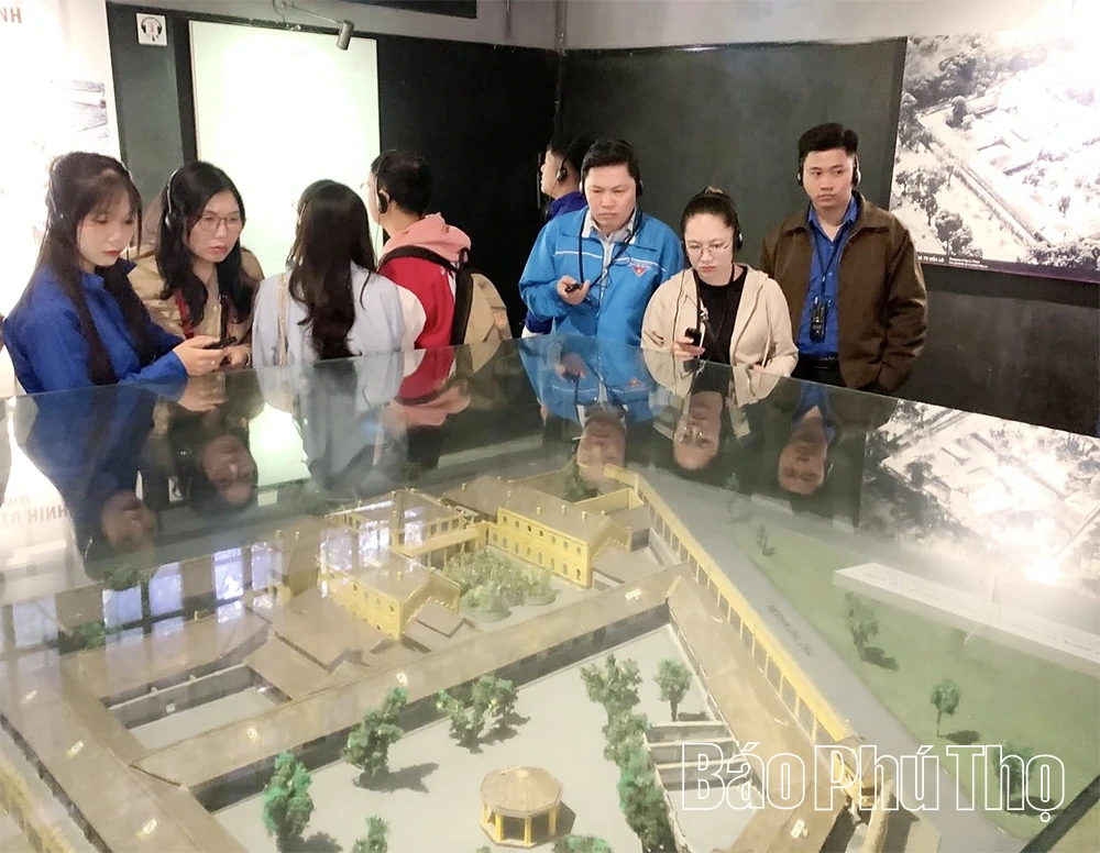 Gieo &ldquo;hạt giống đỏ&rdquo;