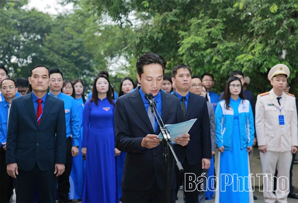 D&acirc;ng hương b&aacute;o c&ocirc;ng c&aacute;c Vua H&ugrave;ng