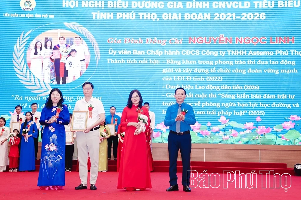 Biểu dương 60 gia đình công nhân, viên chức, lao động tiêu biểu tỉnh Phú Thọ