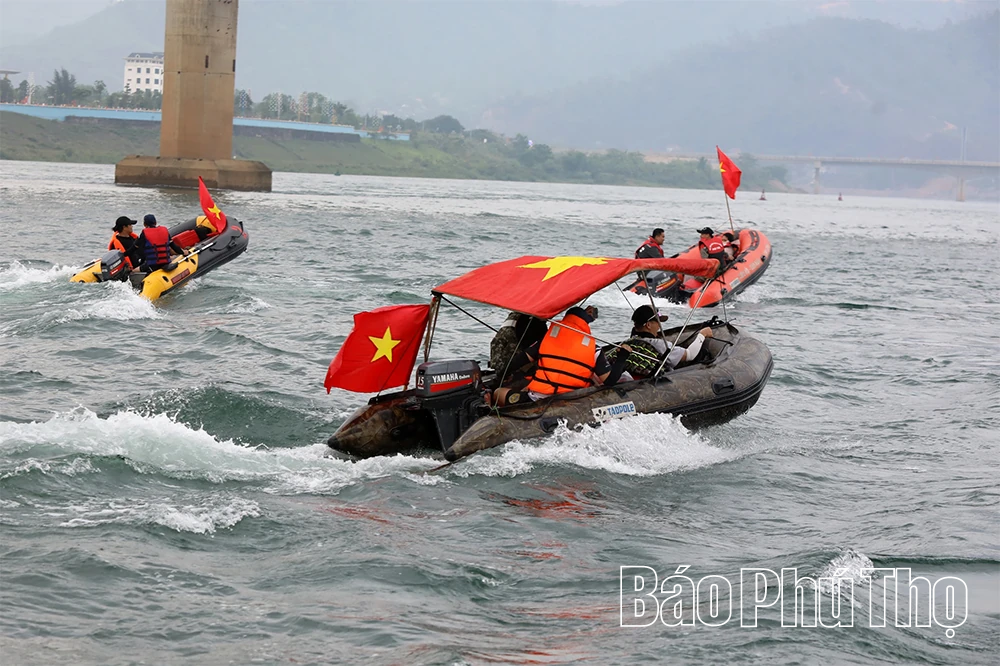 Lung linh đêm hội bên dòng Đà Giang