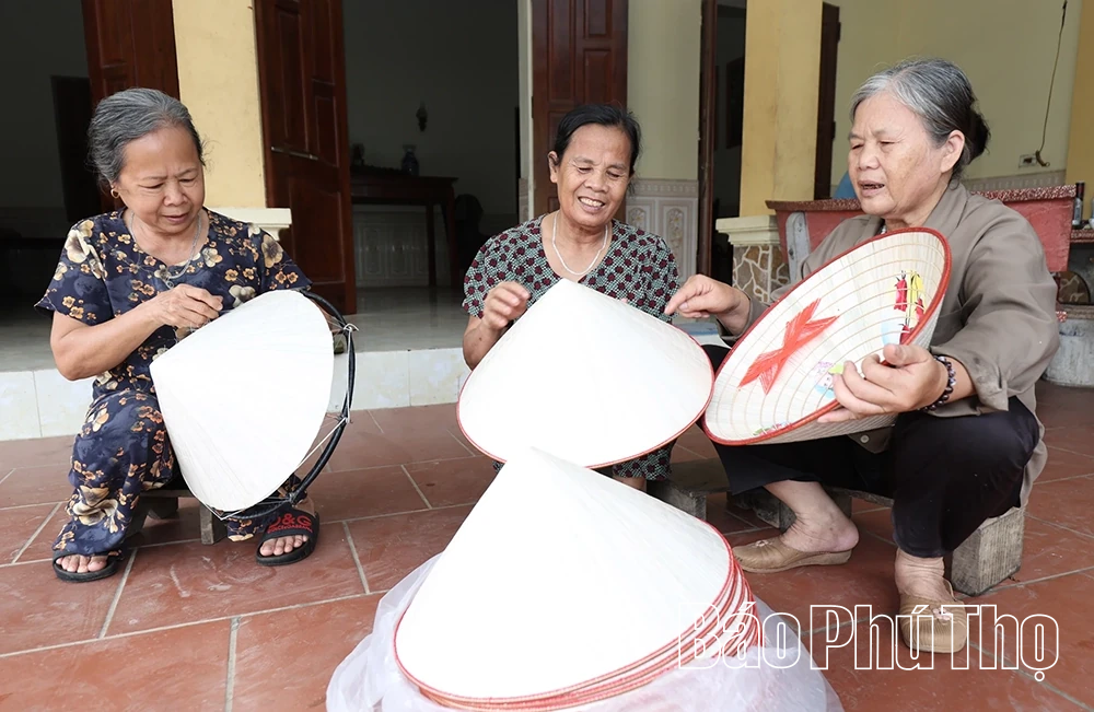 Giữ nghề nón lá Gia Thanh
