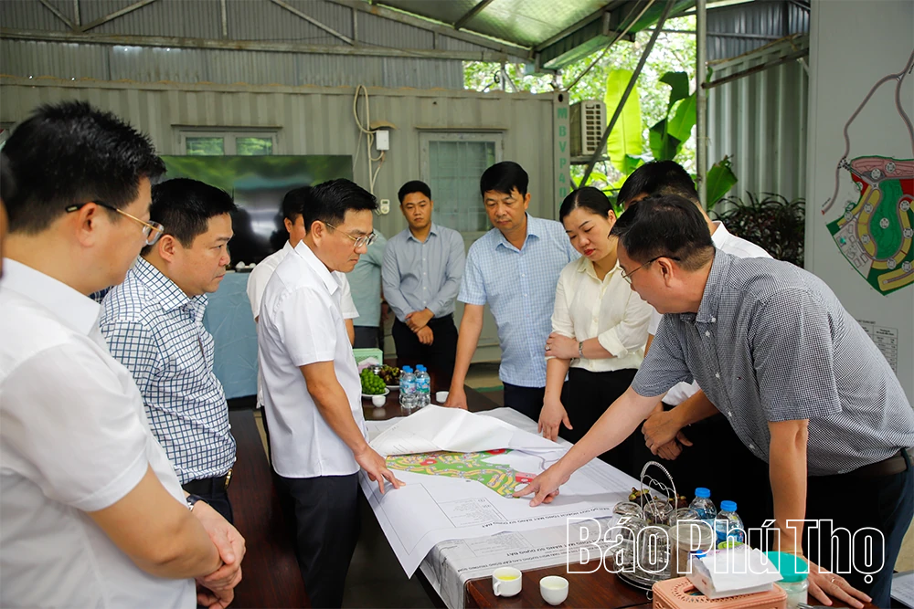 Phó Chủ tịch UBND tỉnh Vũ Việt Văn chỉ đạo tháo gỡ vướng mắc đối với 2 dự án tại xã Lương Sơn