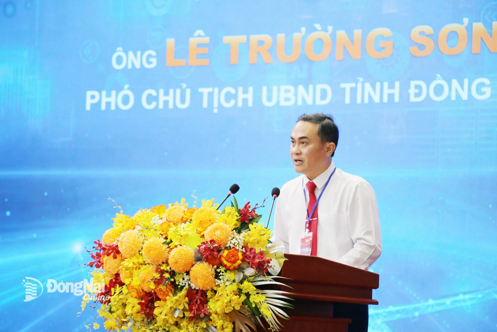 Ủy viên Ban Thường vụ Tỉnh ủy, Phó Chủ tịch UBND tỉnh Đồng Nai Lê Trường Sơn phát biểu khai mạc ngày hội. Ảnh: Hải Quân