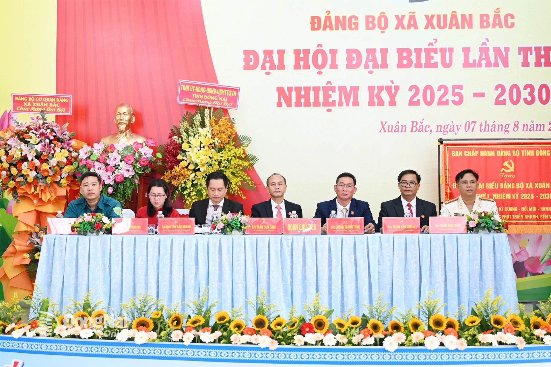 Đoàn Chủ tịch điều hành Đại hội. Ảnh: Hoàng Vũ