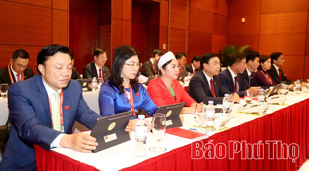 Đo&agrave;n đại biểu tỉnh Ph&uacute; Thọ đ&oacute;ng g&oacute;p nhiều &yacute; kiến v&agrave;o c&aacute;c dự thảo văn kiện tr&igrave;nh Đại hội XIV của Đảng