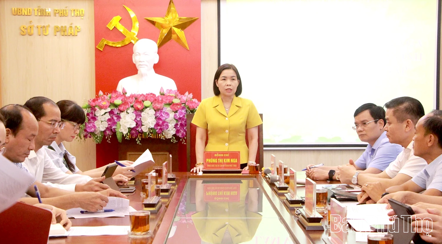 Phó Chủ tịch UBND tỉnh PhùngThị Kim Nga làm việc với Sở Tư pháp
