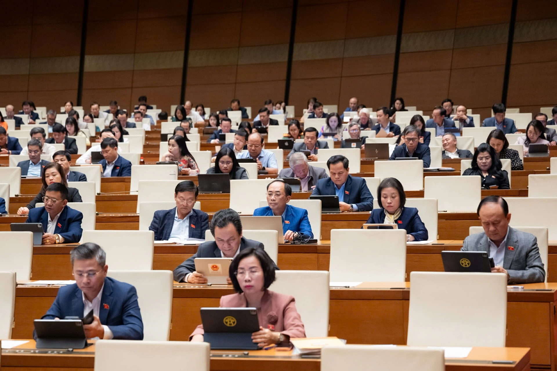 Các đại biểu tham dự Phiên họp    