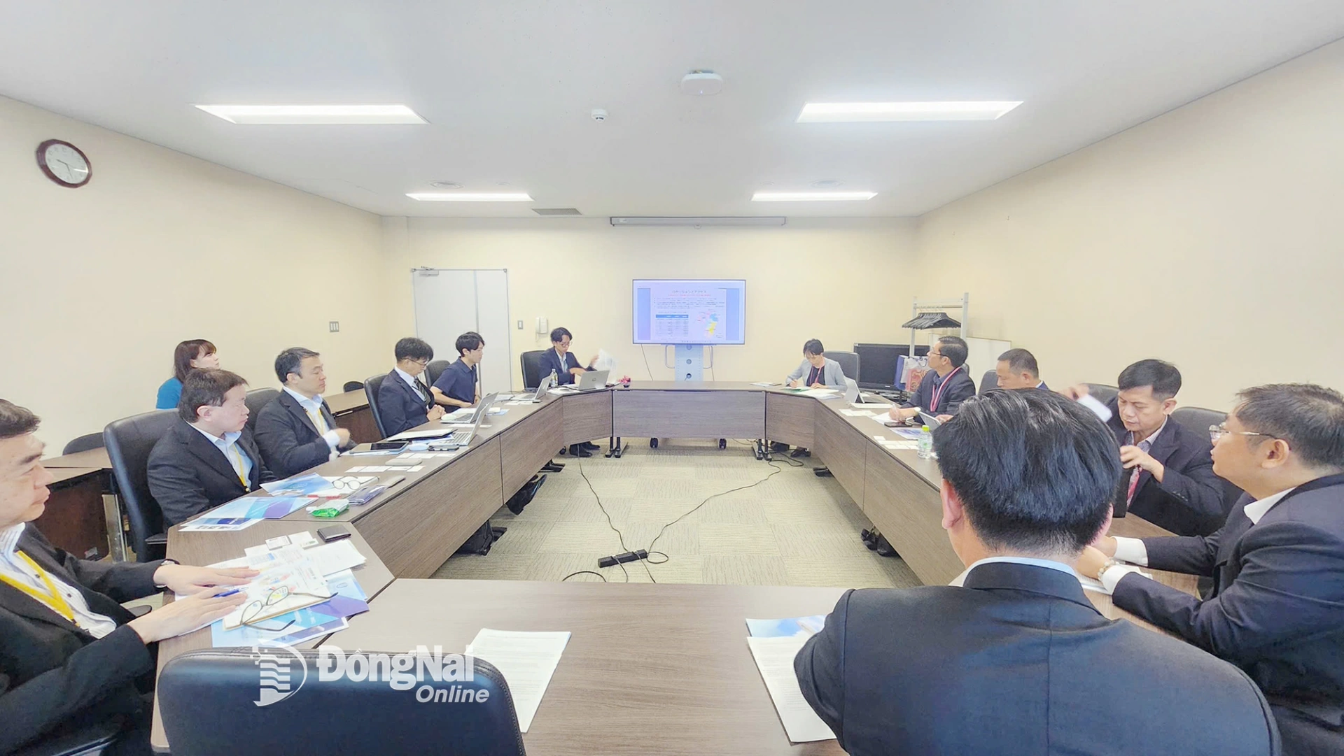 Quang cảnh buổi làm việc Đoàn Bàn Nhật Bản và METI - Kyushu. Ảnh: Hữu Đức