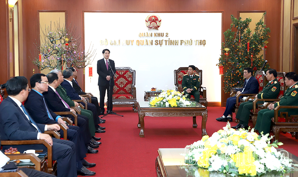 Chủ tịch nước Lương Cường thăm, tặng qu&agrave; v&agrave; ch&uacute;c Tết tại Ph&uacute; Thọ