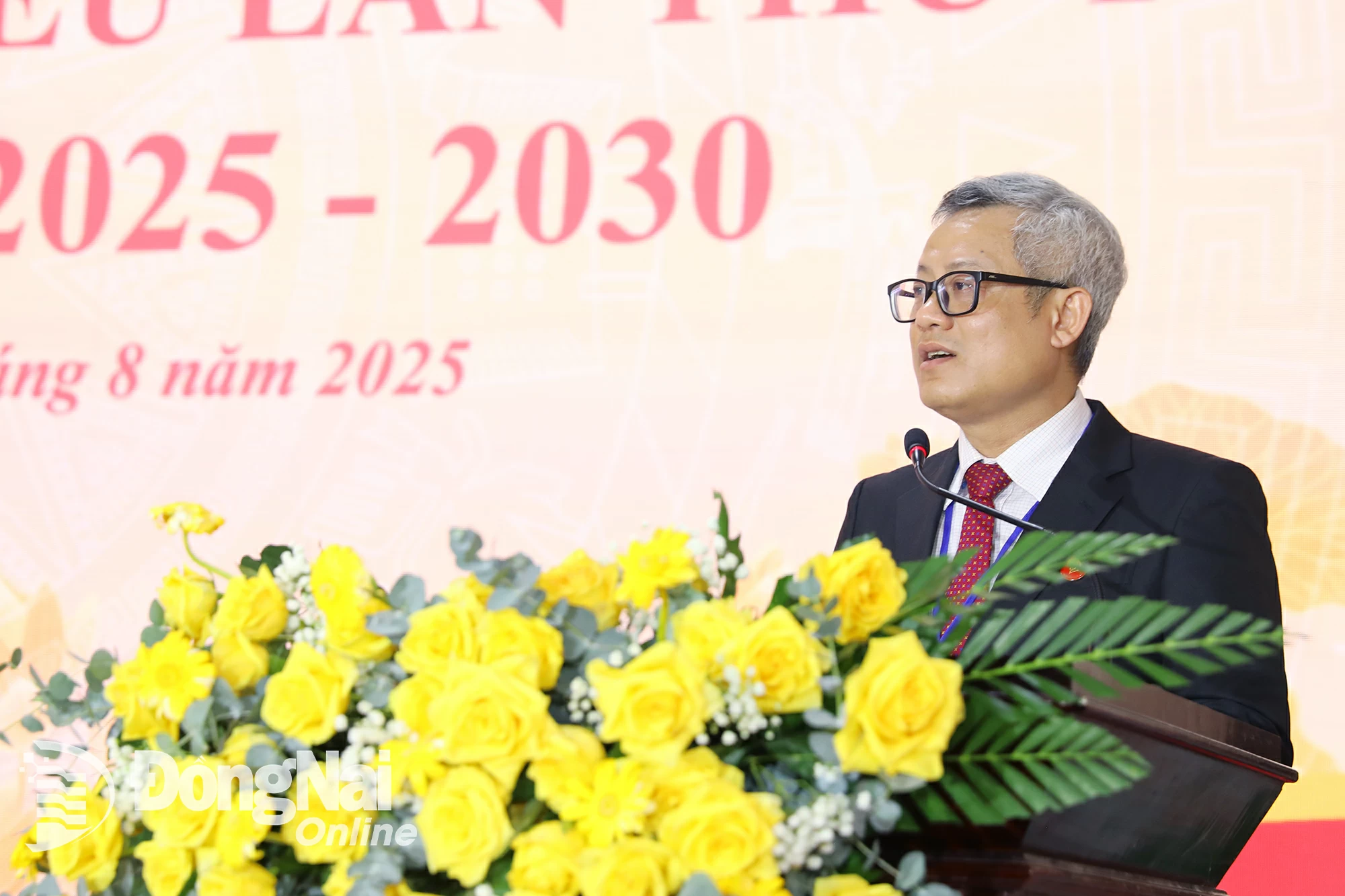 Bí thư Đảng ủy, Chủ tịch HĐND xã Xuân Hòa Tạ Quang Trường phát biểu khai mạc đại hội. Ảnh: Huy Anh