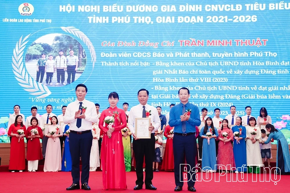 Biểu dương 60 gia đình công nhân, viên chức, lao động tiêu biểu tỉnh Phú Thọ