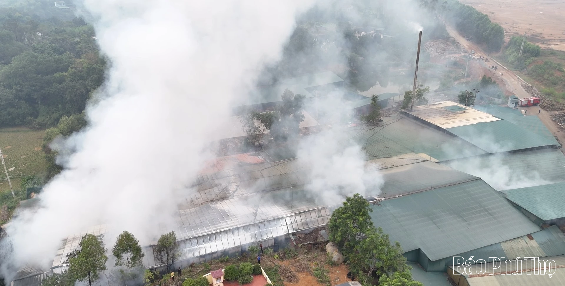 Cháy lớn tại Công ty chế biến gỗ trên địa bàn xã Xuân Lũng.