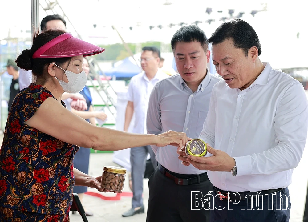 Kiểm tra công tác chuẩn bị Hội chợ Hùng Vương năm 2026