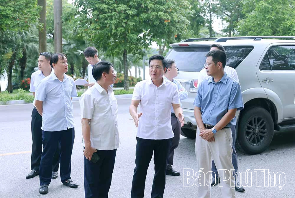Phó Chủ tịch UBND tỉnh Vũ Việt Văn kiểm tra hai dự án đô thị trọng điểm