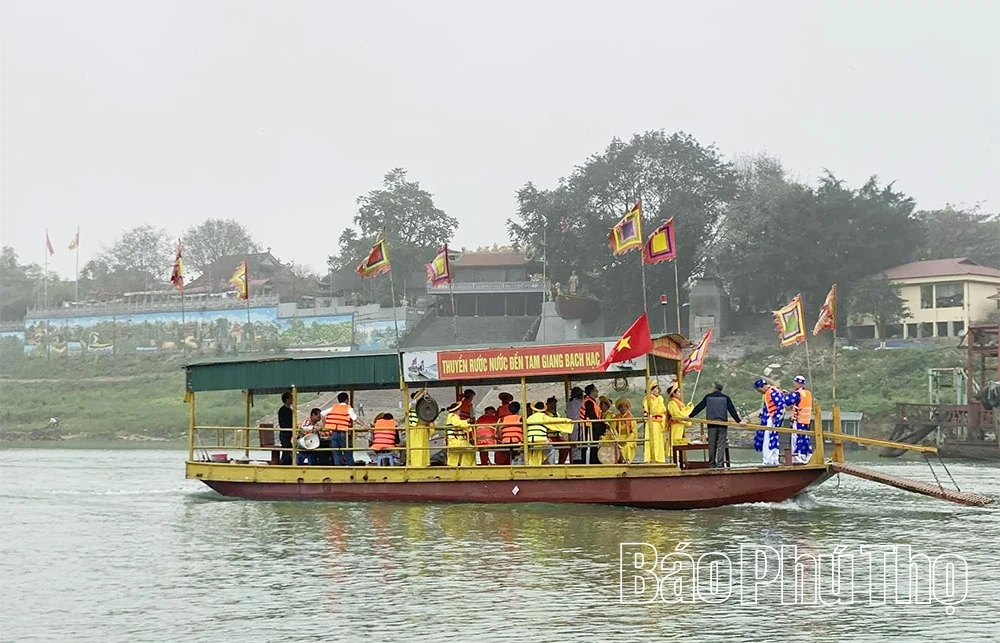 Tục rước nước Đền Tam Giang