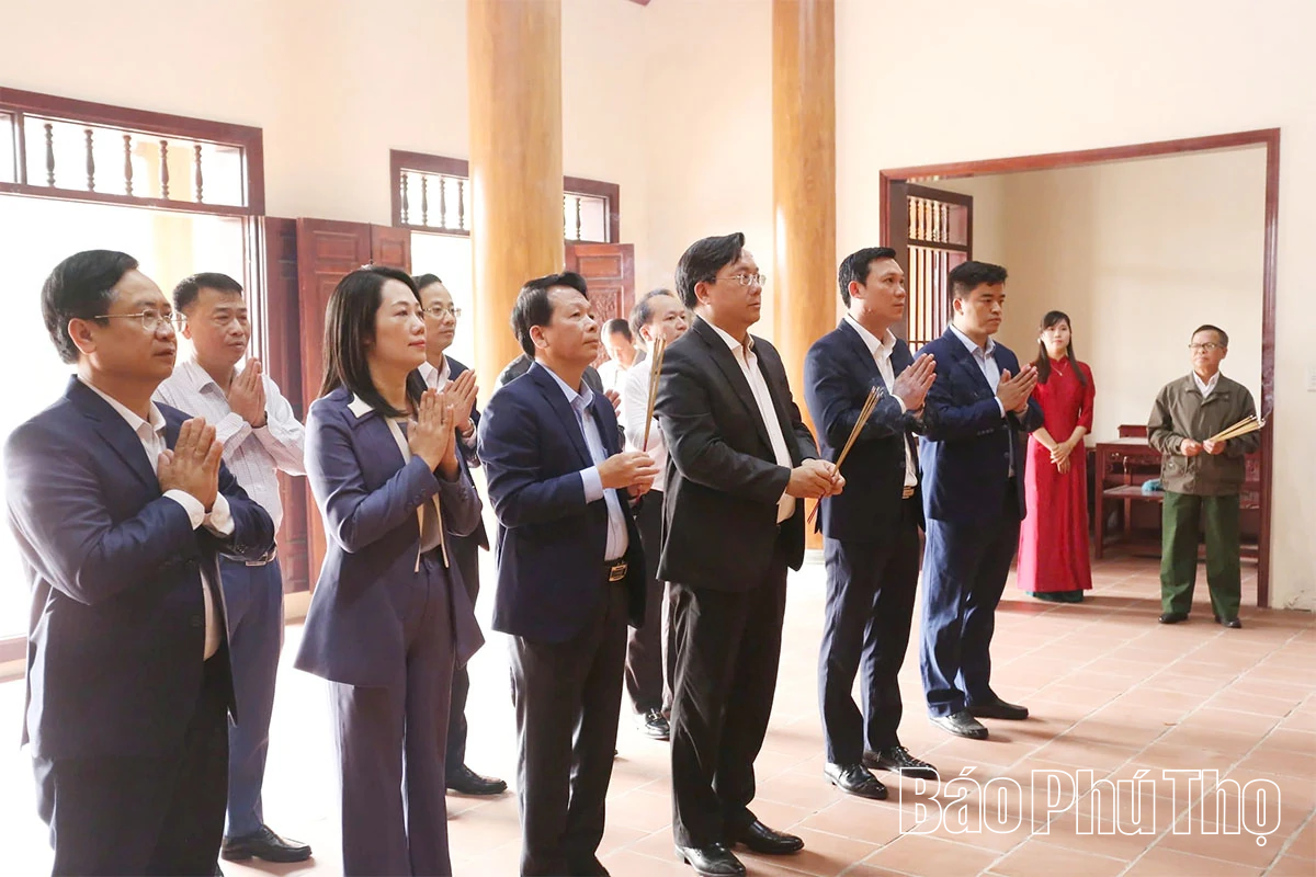 Chủ tịch UBND tỉnh Trần Duy Đông dự sinh hoạt Chi bộ khu 3B Chu Hóa