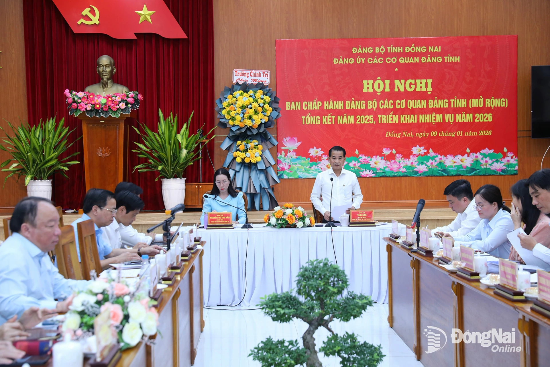 Đồng ch&iacute; Th&aacute;i Bảo, Ph&oacute; B&iacute; thư Tỉnh ủy, Trưởng ban Tổ chức Tỉnh ủy, B&iacute; thư Đảng ủy c&aacute;c cơ quan Đảng tỉnh Đồng Nai&nbsp;ph&aacute;t biểu chỉ đạo tại hội nghị. Ảnh: Huy Anh  