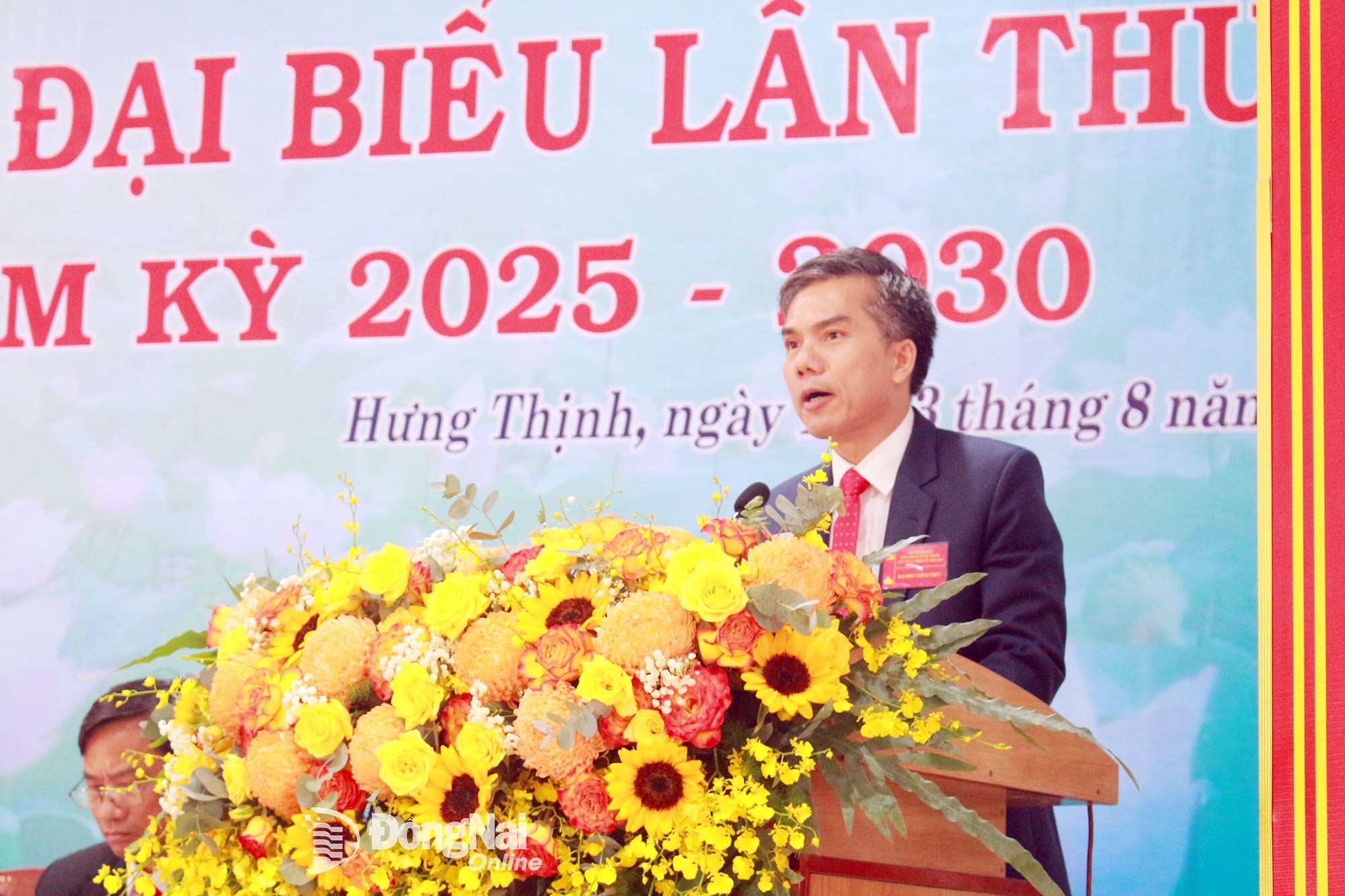 Bí thư Đảng ủy, Chủ tịch HĐND xã Hưng Thịnh Đỗ Ngọc Nam phát biểu khai mạc đại hội. Ảnh: N.Hòa