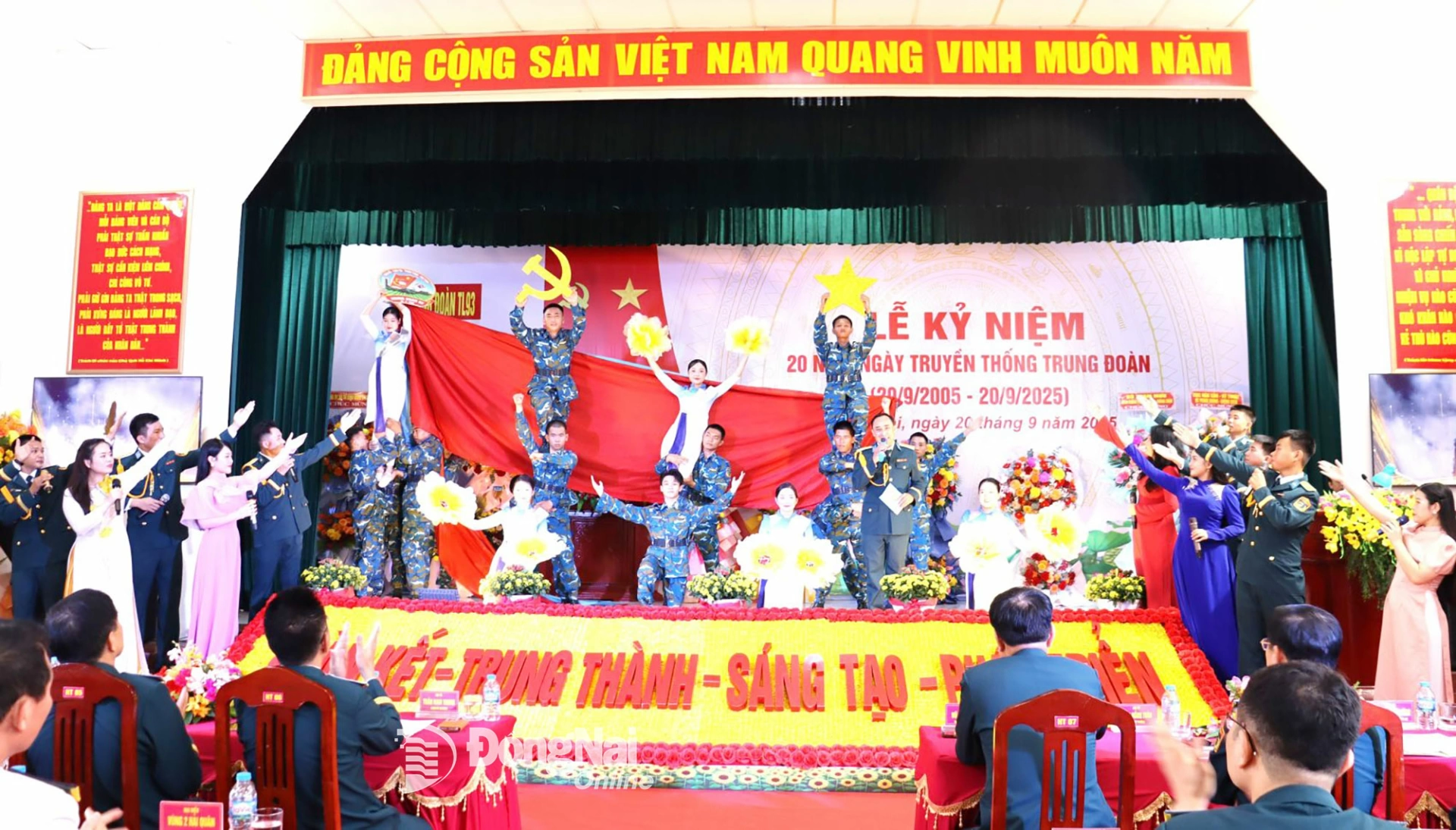Tiết mục văn nghệ tại buổi lễ. Ảnh: Nguyệt Hà