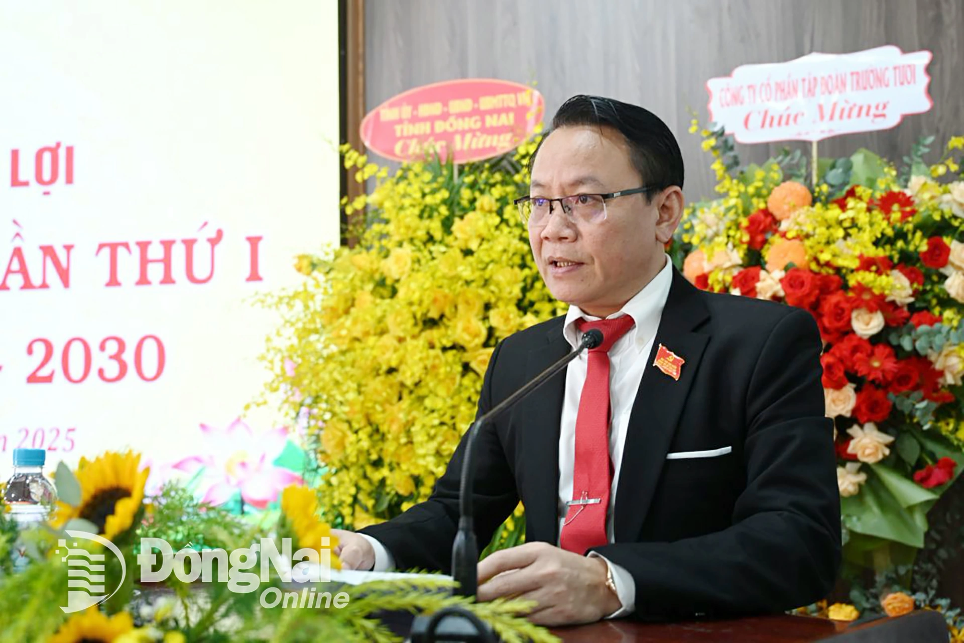 Bí thư Đảng ủy xã Tân Lợi Dương Thanh Huân phát biểu tại đại hội. Ảnh: Ngọc Thảo