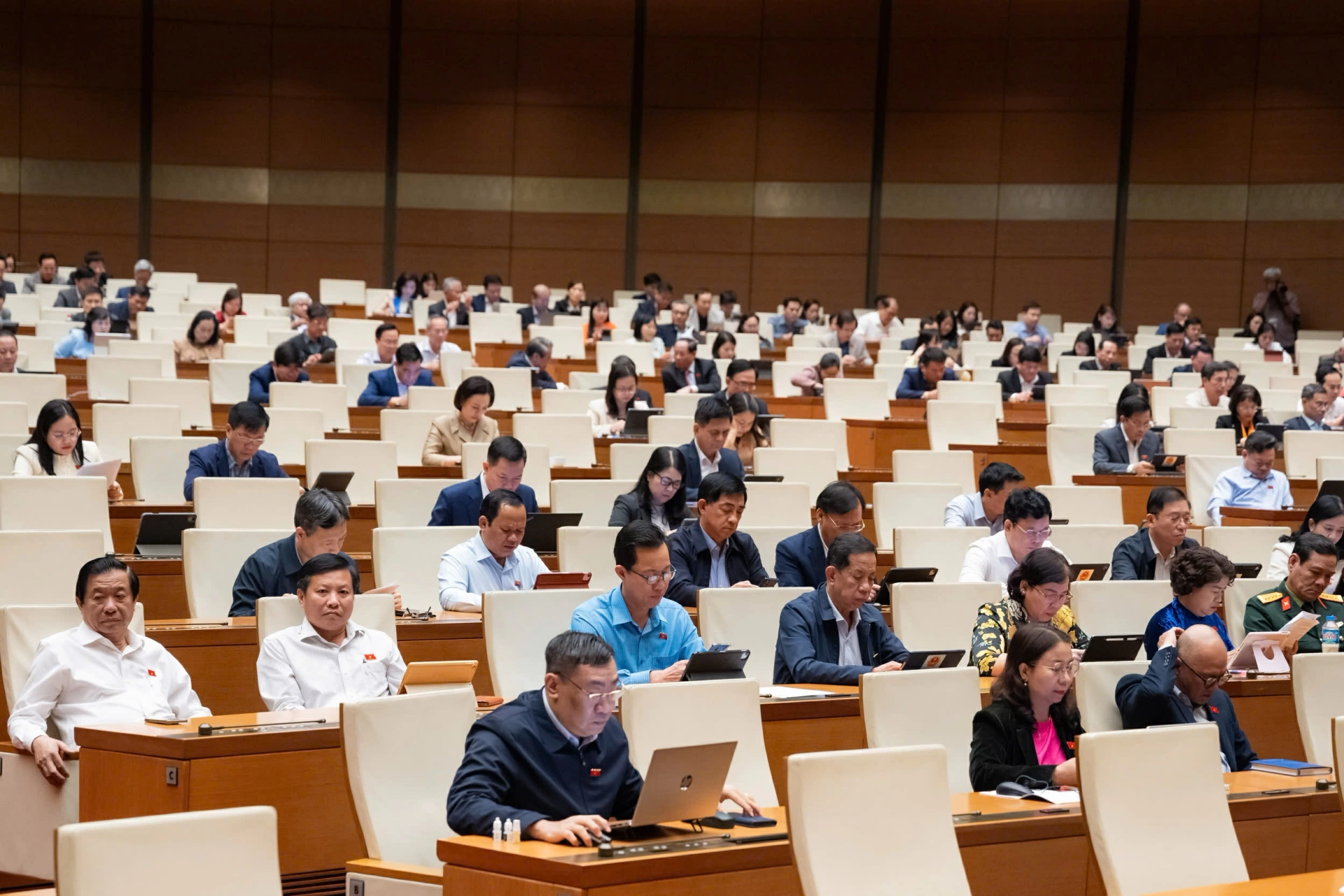 Các đại biểu tham dự Phiên họp    