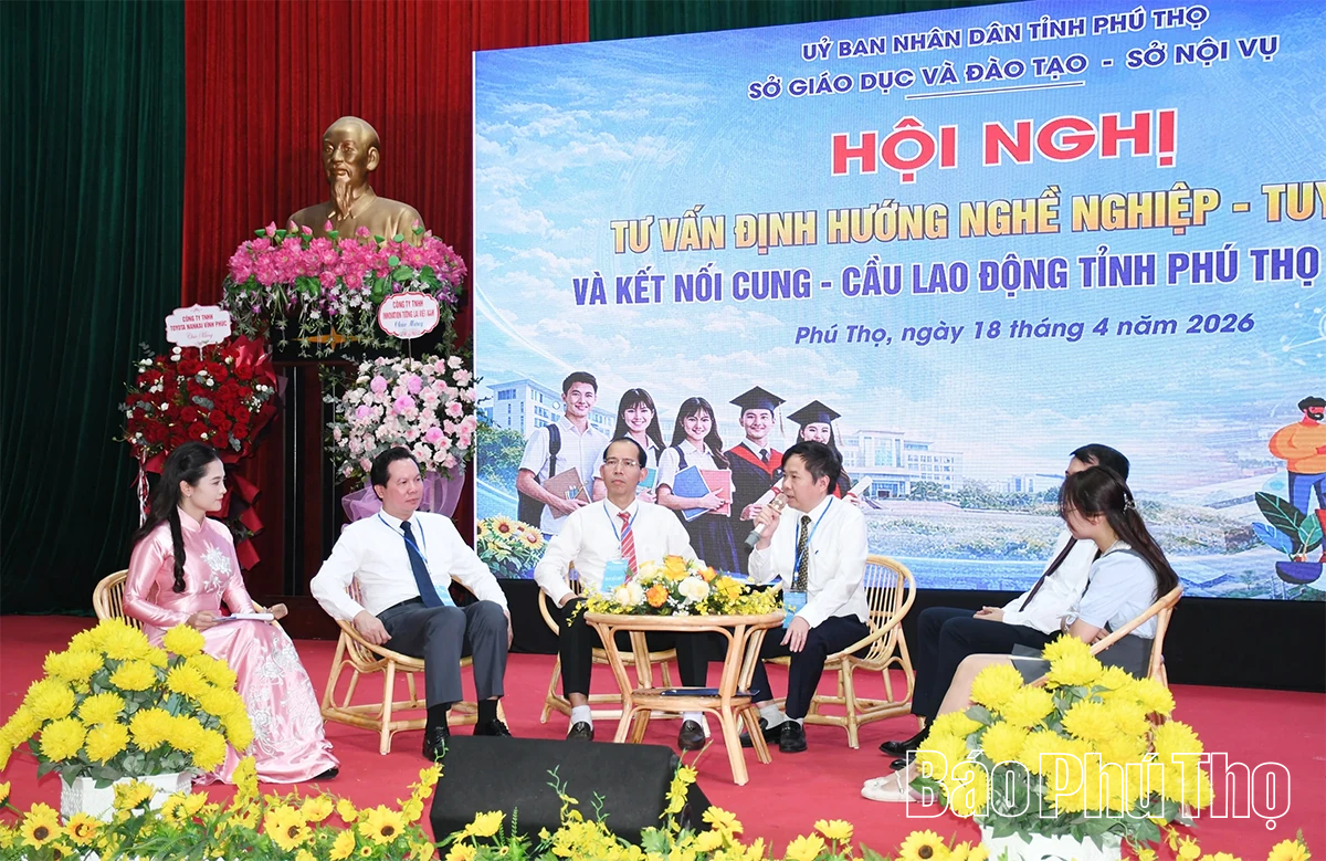 Tư vấn định hướng nghề nghiệp - tuyển sinh và kết nối cung - cầu lao động
