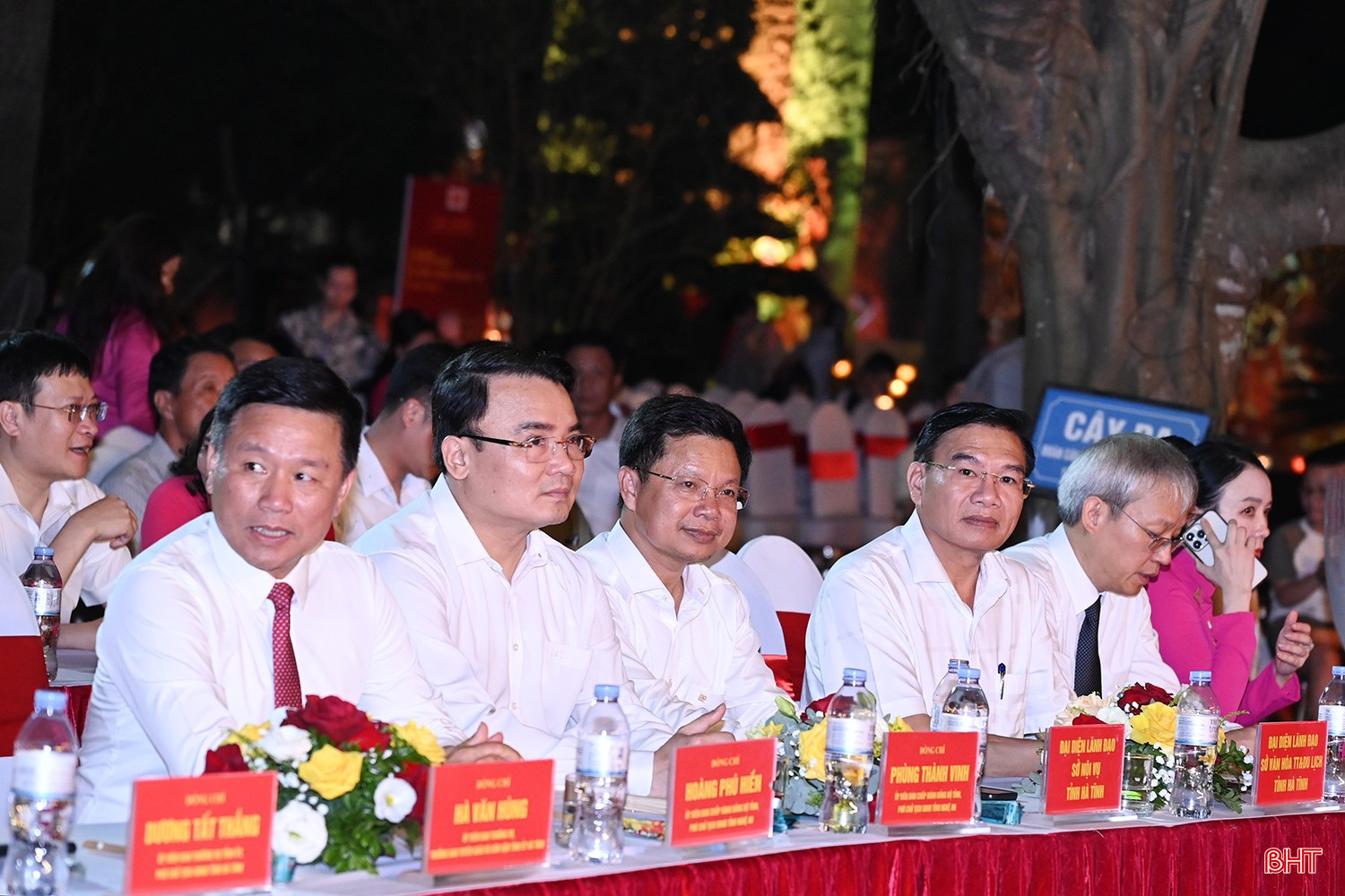 Lãnh đạo Sở Nội vụ, Sở VH-TT&DL tỉnh Hà Tĩnh dự buổi lễ. bqbht_br_dscd-5209.jpg