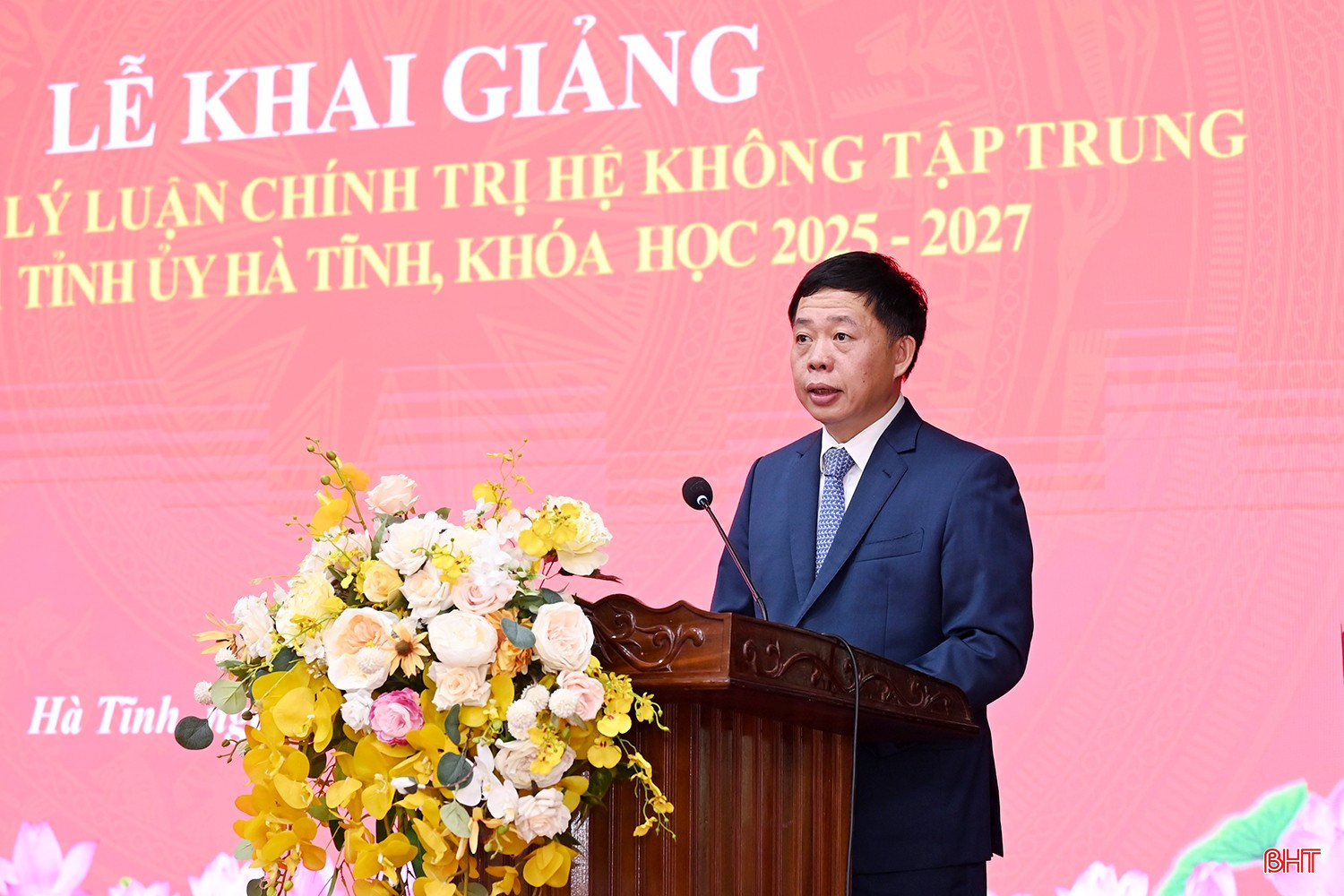 PGS. TS Nguyễn Vĩnh Thanh - Giám đốc Học viện Chính trị khu vực I phát biểu khai giảng.