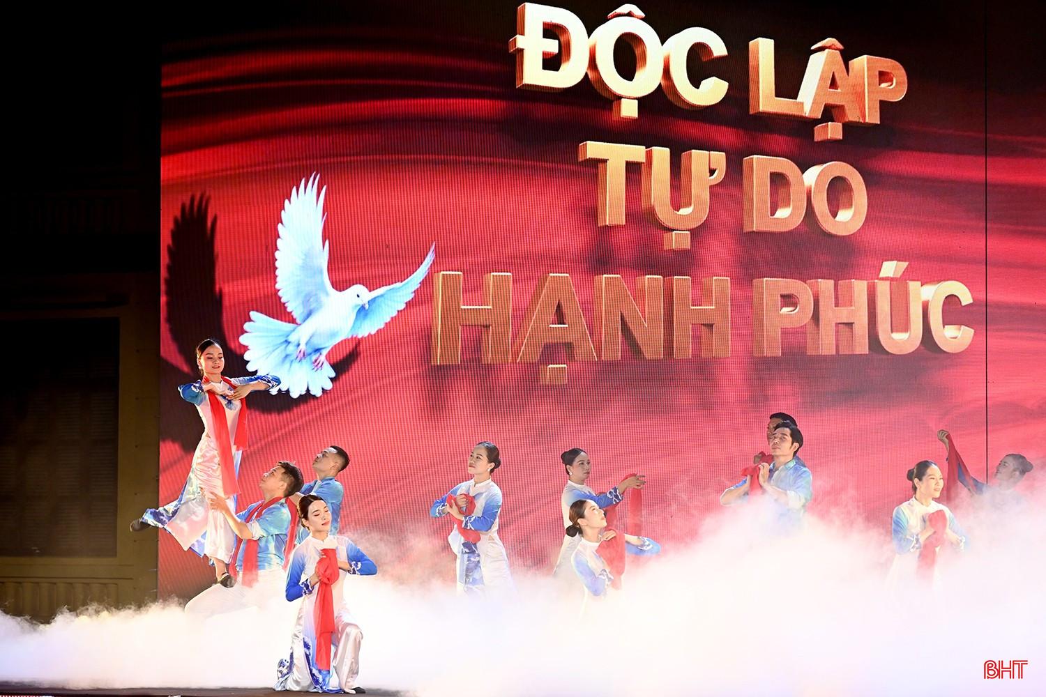 ... và niềm tự hào vì dân tộc độc lập, tự do... bqbht_br_dsc-53d97.jpg