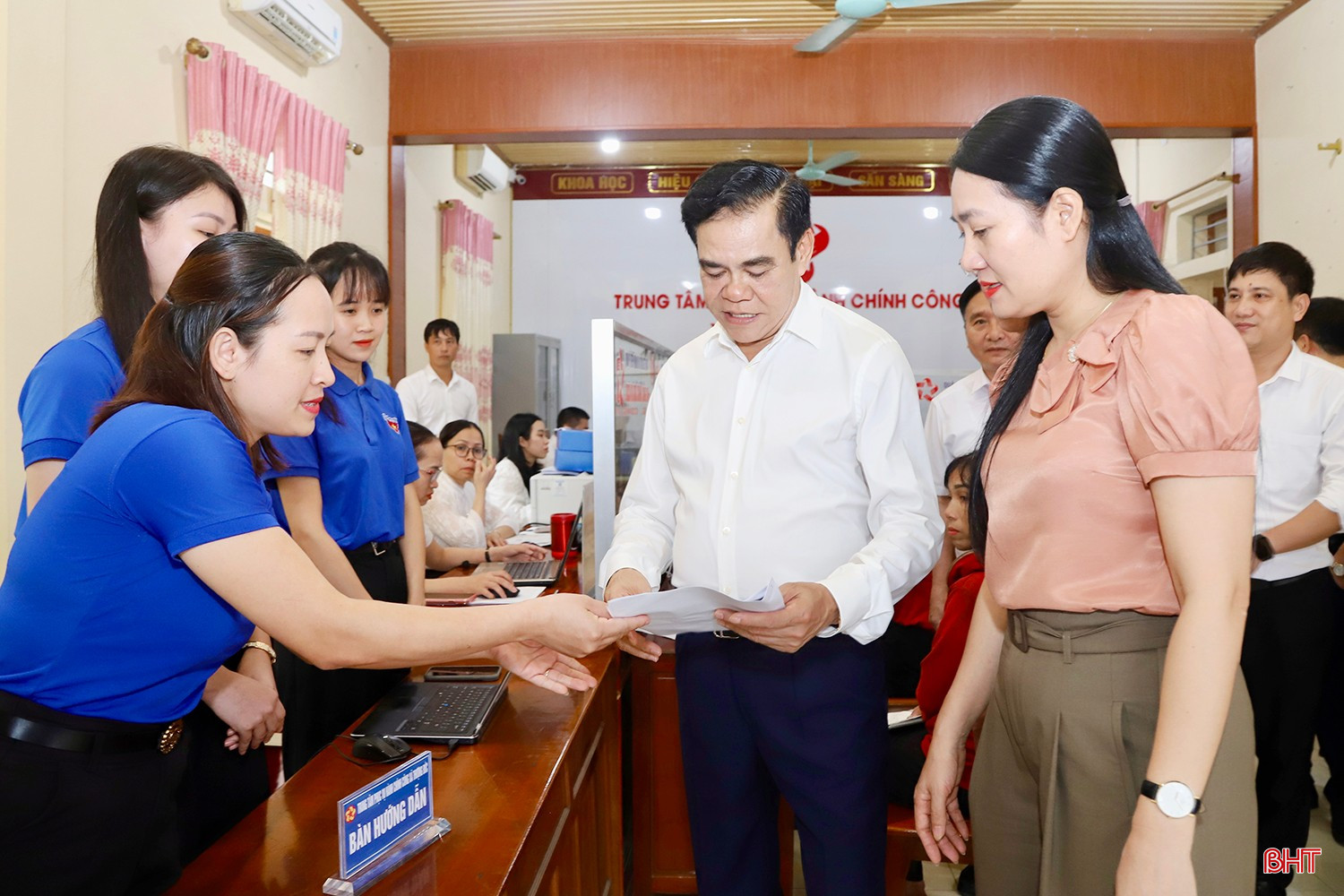 Chủ tịch UBND tỉnh Võ Trọng Hải đánh giá cao công tác vận hành chính quyền địa phương hai cấp ở xã Thượng Đức. Chủ tịch UBND tỉnh Võ Trọng Hải đánh giá cao công tác vận hành chính quyền địa phương hai cấp ở xã Thượng Đức.