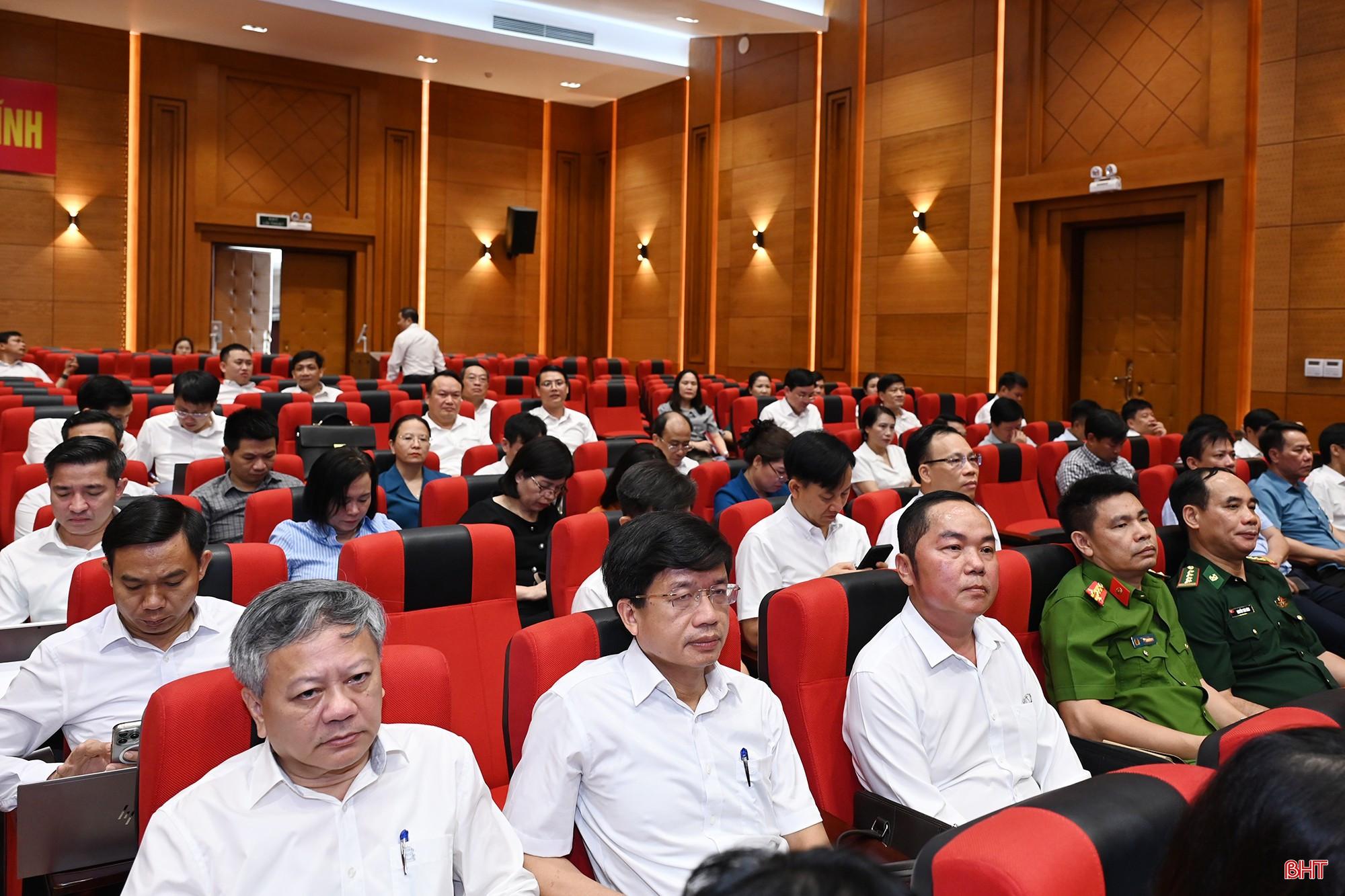Đại biểu điểm cầu Hà Tĩnh.