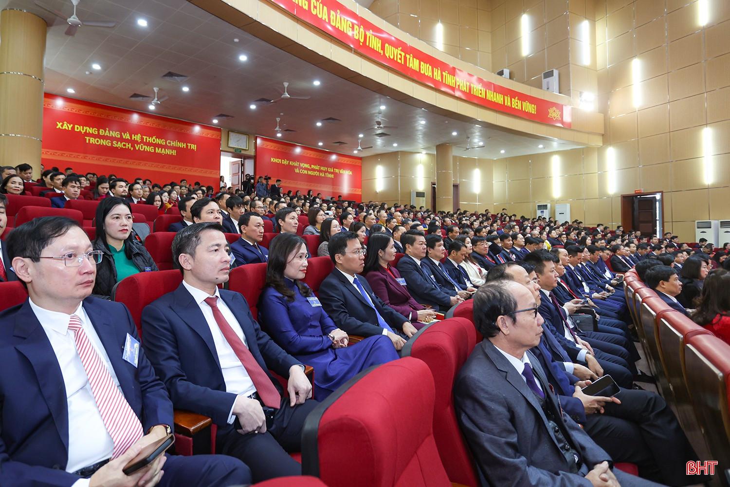 Đại biểu tham dự đại hội.