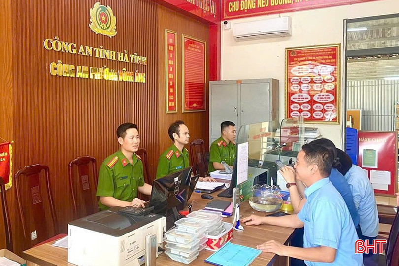 Công an 69 phường, xã đã phối hợp chặt chẽ với Ban Xây dựng Đảng thuộc Đảng uỷ cùng cấp tiến hành rà soát, lập danh sách đảng viên tại các chi bộ trực thuộc. bqbht_br_15.jpg