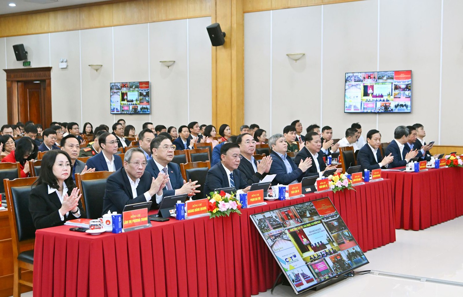 Đại biểu tham dự điểm cầu Trung ương. Ảnh: Dangcongsan.vn. daibieu-1.jpg