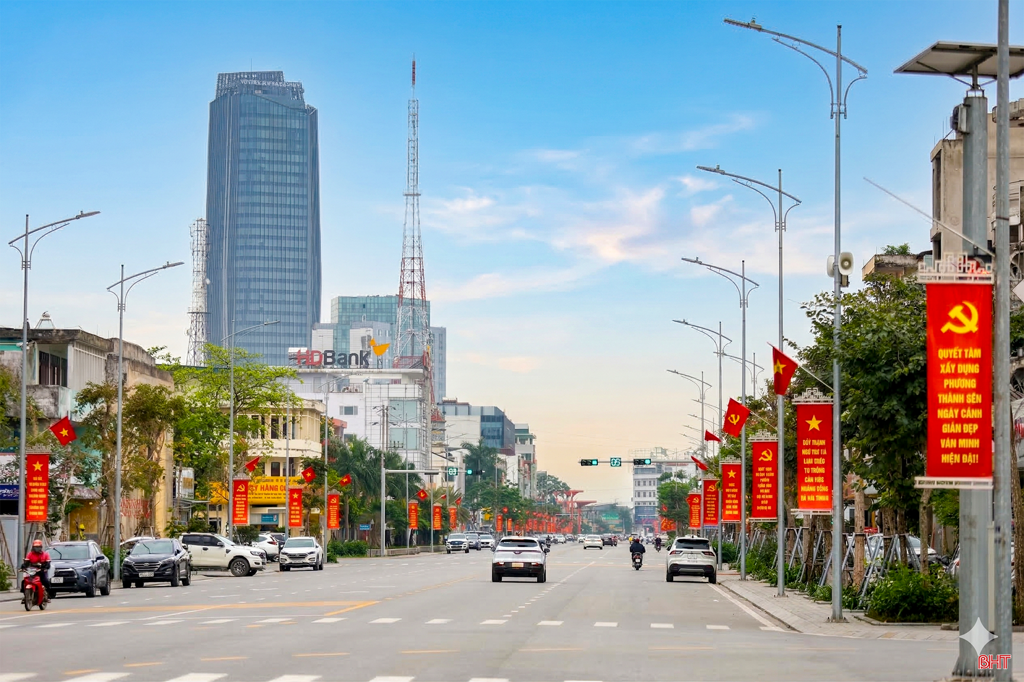 Đảng bộ và Nhân dân Hà Tĩnh nguyện tiếp tục phát huy truyền thống đoàn kết, ý chí tự lực, tự cường, quyết tâm thực hiện thắng lợi Nghị quyết Đại hội XIV của Đảng và Nghị quyết Đại hội đại biểu Đảng bộ tỉnh lần thứ XX.