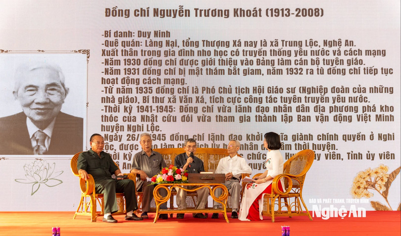 Tọa đàm gặp mặt thân nhân các chiến sĩ Xô viết Nghệ Tĩnh. Ảnh: Minh Quân Tọa đàm gặp mặt thân nhân các chiến sĩ Xô viết Nghệ Tĩnh. Ảnh: Minh Quân