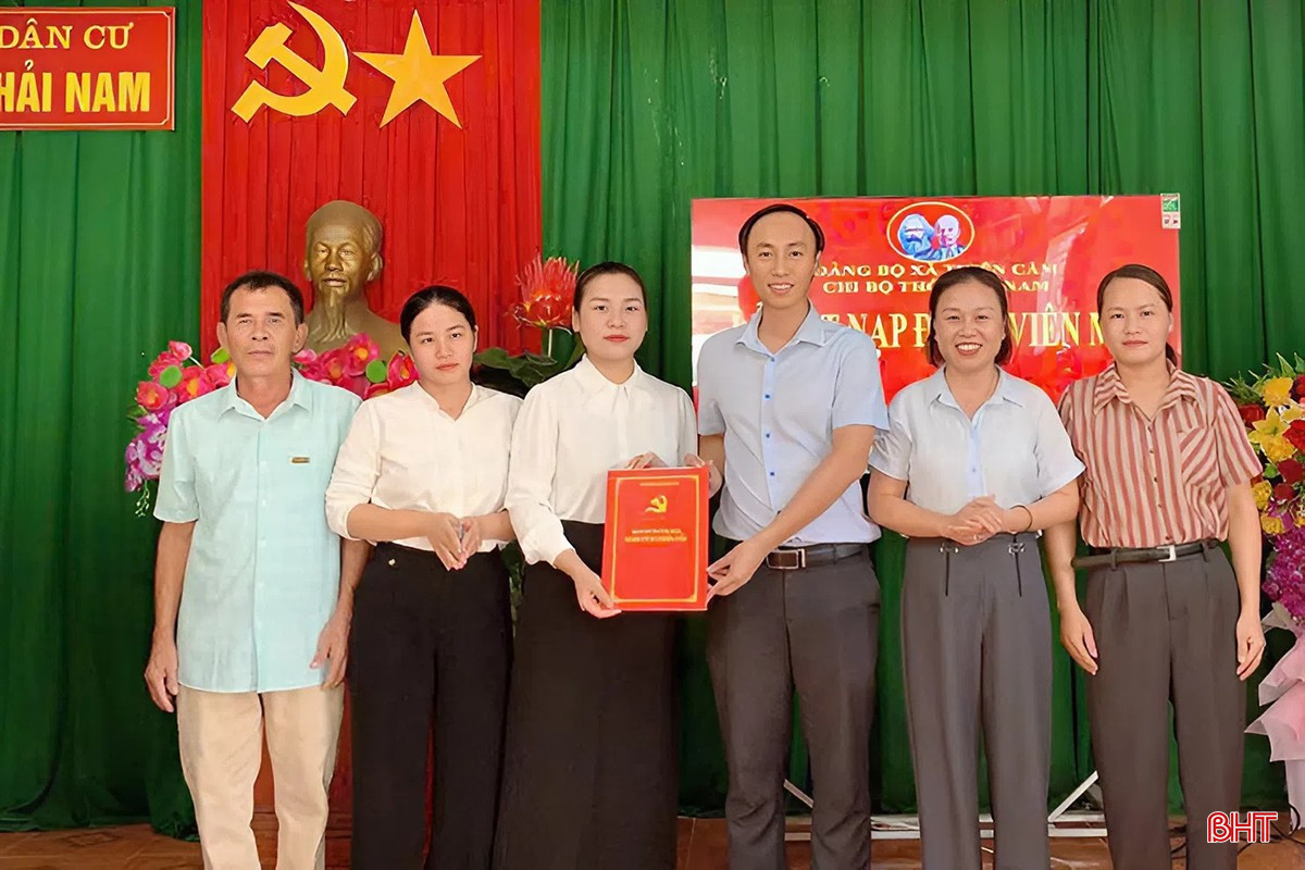 Nhiệm kỳ qua, chất lượng đảng viên được nâng lên, cơ bản đáp ứng yêu cầu, nhiệm vụ, bảo đảm sự kế thừa và phát triển. bqbht_br_1.jpg