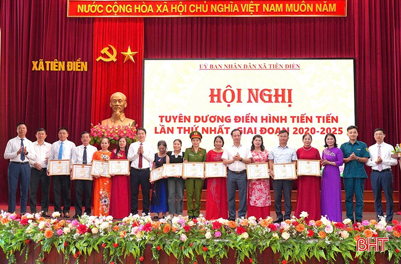 ...và các cá nhân điển hình tiên tiến trong thực hiện phong trào thi đua yêu nước ...và các cá nhân điển hình tiên tiến trong thực hiện phong trào thi đua yêu nước