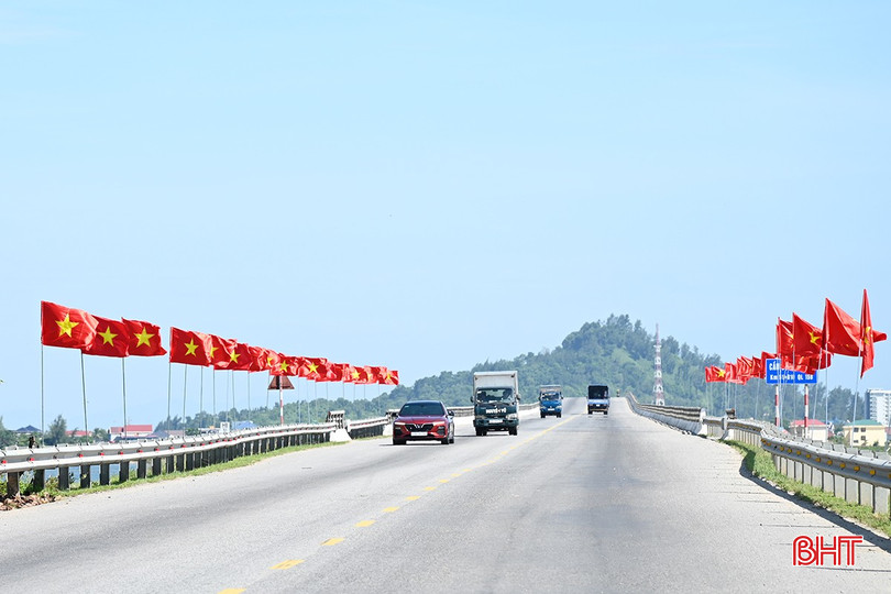 Tinh thần Cách mạng Tháng Tám là nội lực thôi thúc khát vọng dựng xây Hà Tĩnh đẹp giàu.